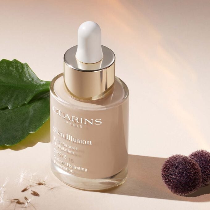 Rozjasňujúci hydratačný make-up SPF 15 Skin Illusion FDT 110N
