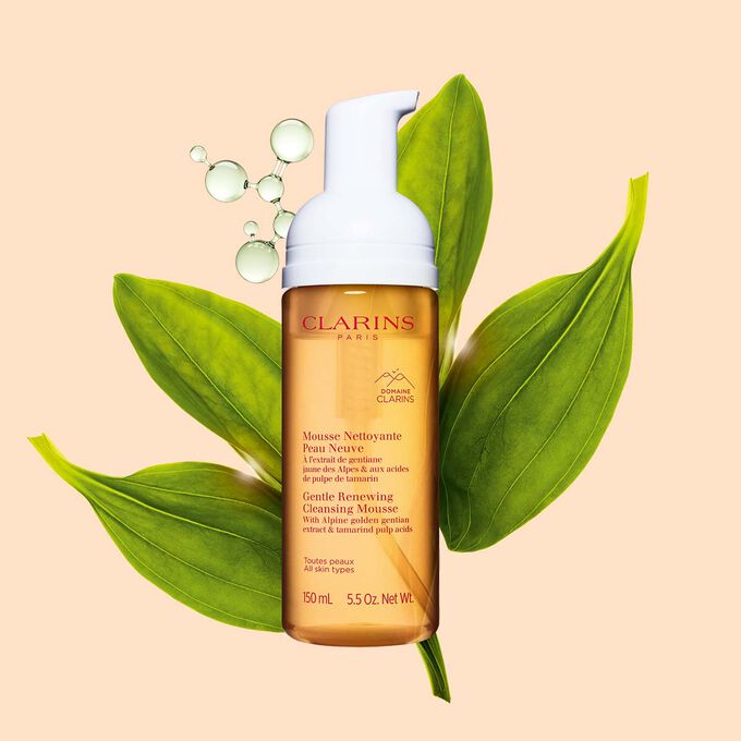 Jemn&aacute; čistiaca pena pre v&scaron;etky typy pleti Gentle Renewing Cleansing Mousse
