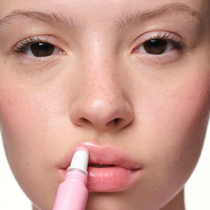 Lesk na pery s hydratačn&yacute;m &uacute;činkom Lip Perfector 21